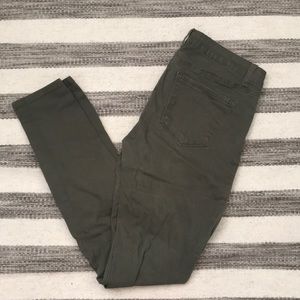 🚨 SALE: Olive Skinny Jeans | 6